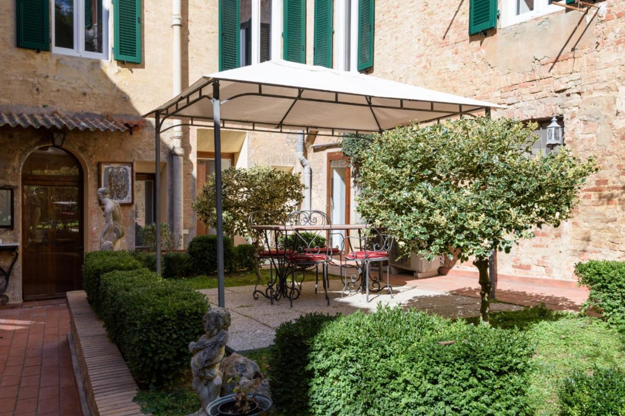 Regis Condo Siena Bagian luar foto